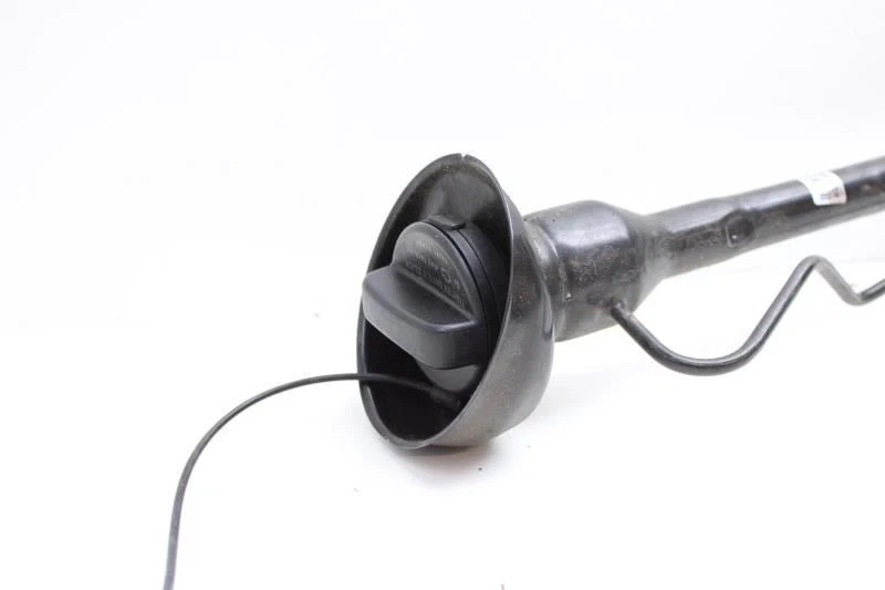 Nissan Máxima 2012-2020 tanque de combustible llenado cuello manguera tubo 17221-9DC0A OEM Foto 3 de 4