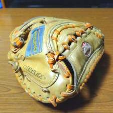 Mizuno World Win Red Cup Hardball Catcher's Mitt RightHanded Leather