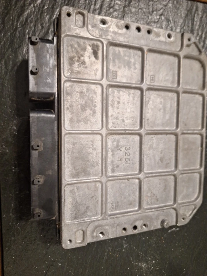 Lexus Gs450h Hybrid Vehicle Control Module 89981-30023 - Image 3 of 3