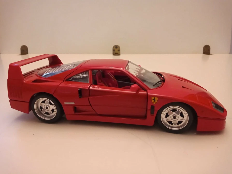 BBURAGO FERRARI F40 - ROSSO CORSE 1:18 1987 - Immagine 4 di 4