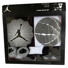 AIR JORDAN Infant BOYS 5-pc Gift set Bodysuits/Rompers, Booties Hat 0-6 Months