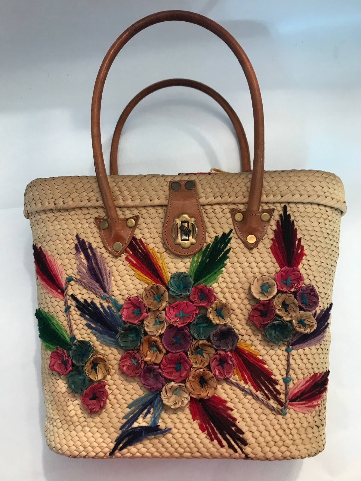 Unveiling the History and Stories of Straw Hobo Handbags