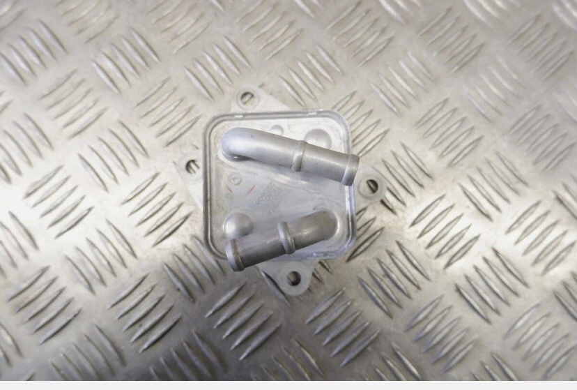 Conjunto de enfriador de aceite OEM 15710-25010/15710-F0010 | TOYOTA OEM Foto 4 de 4