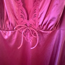 Vintage Vanity Fair Raspberry long nightgown with lace trim 38