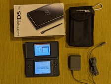Nintendo DS Lite Onyx Black Complete in Box w/ Charger Stylus & Carrying Pouch