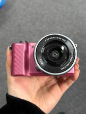 Sony Alpha A5000 Mirrorless Camera w/16-50mm lens 20.1MP Tiltable Screen English