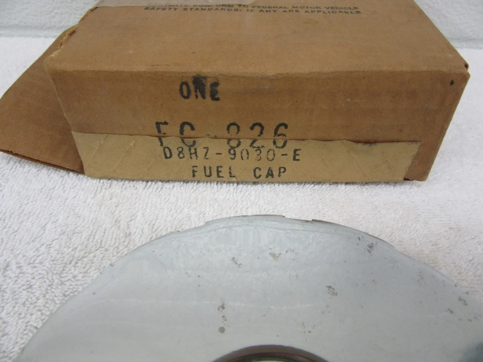 Ford F600 1978 F800 LN800 camión diésel tapa del tanque de combustible D8HZ09030-E dp nuevo de lote Foto 2 de 4