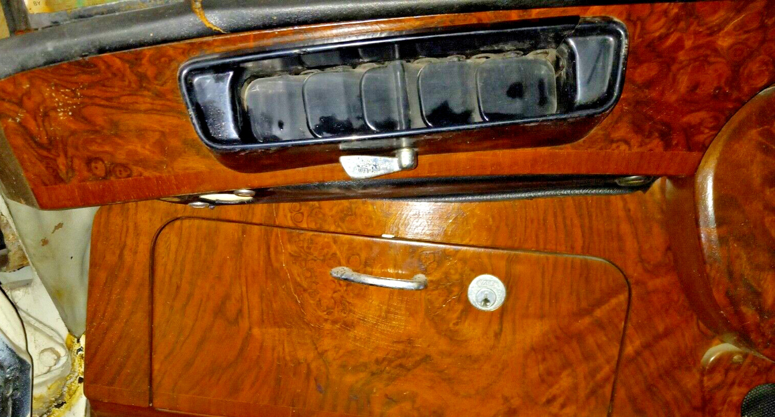 ROLLS ROYCE CLOUD PHANTOM BENTLEY AC VENT. WORLDS LARGEST USED 1946-65 INVENTORY