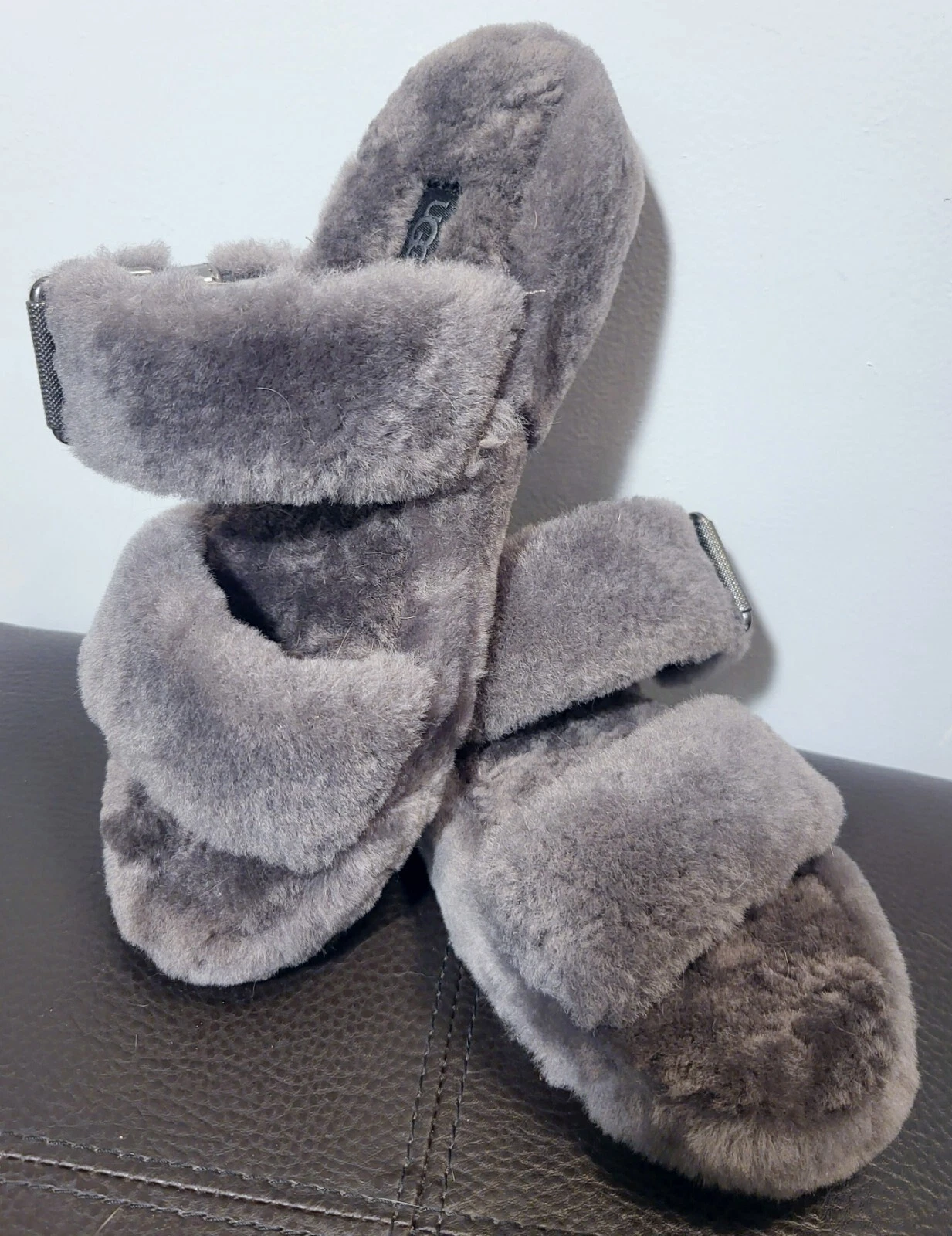 UGG Yeah pantofole soffici sandali grigio peloso slide 1104662 donna taglia 8 nuove senza scatola