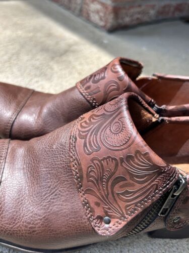 BOC Women’s Slip On Comfort Clogs Shoes Size 8.5 Brown/embossed Cate19 - Picture 8 of 13