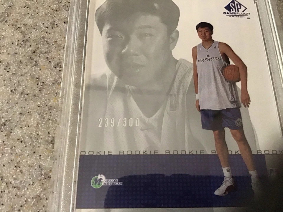 2001 SP GAME FLOOR WANG ZHIZHI ROOKIE /300 (Practice Clothes) #76, Grade 10 MT - Image 2 of 3