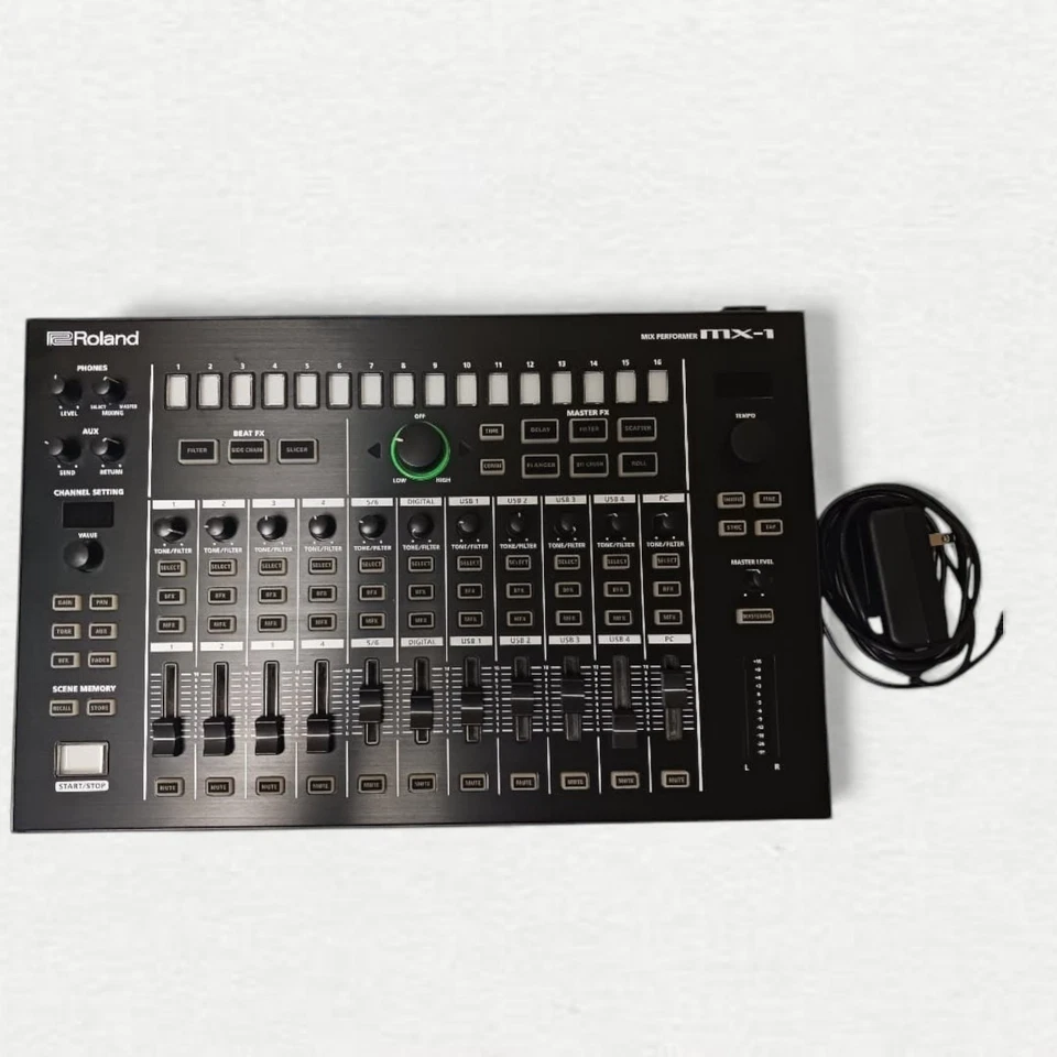 Roland MX-1 18 Channel Performance Mixer Mixing Console Tabletop Black - Image 2 of 4