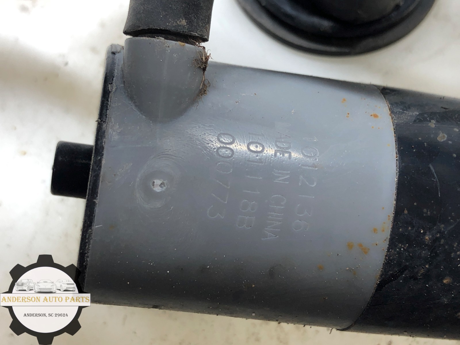 2012-2017 BENTLEY CONTINENTAL FRONT WINDSHIELD WASHER RESERVOIR TANK W/ PUMP