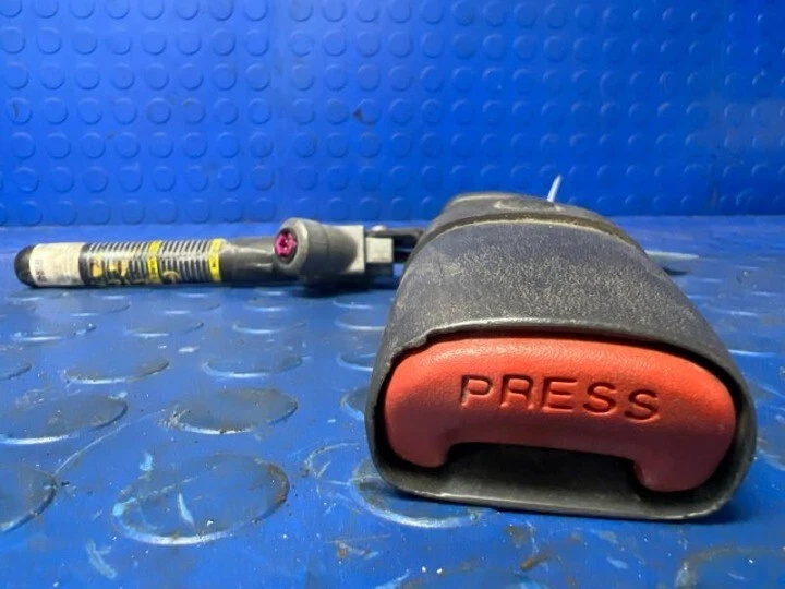 2006-2009 Jeep Commander Front Left Driver Gray Seat Belt Buckle Assembly OEM - Изображение 3 из 4