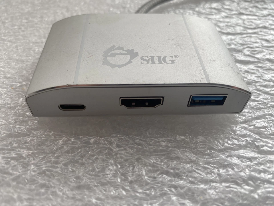 SIIG USB 3.1 Type-C Hub HDMI 3 x USB 3.1 & PD Charging 4K Ready JU-H30612-S1 - Image 2 of 4