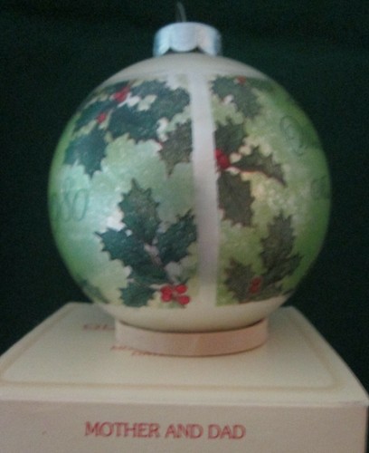 HALLMARK 1980 "Mother and Dad" Ornament with Original Box - Picture 3 of 7