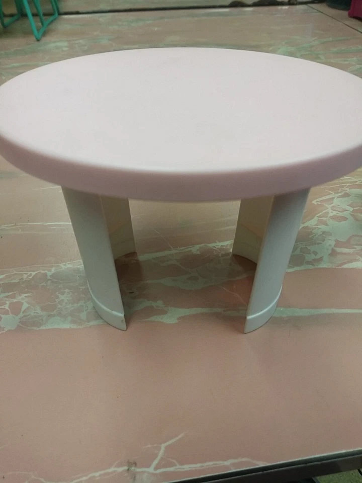 Lote Mesa Fusbal Vintage Mattel Barbie Muebles Blanco y Rosa 1994 y LOL Foto 3 de 3