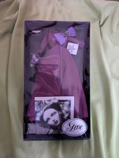 Gene Dolls Ashton Drake, At Home For The Holidays Fashion N.R.F.B.