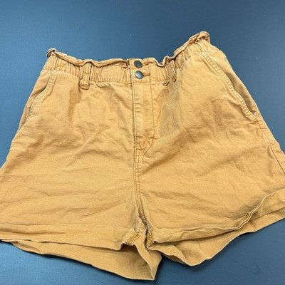 Universal thread shorts size small