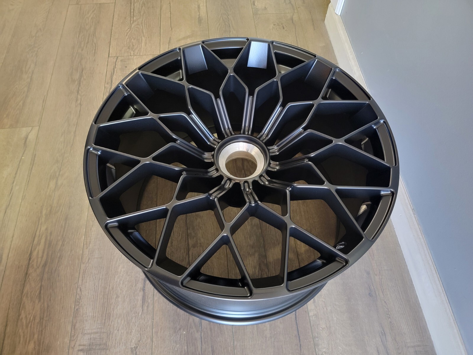 LAMBORGHINI HURACAN STO REAR WHEEL RIM OEM 4T3601017R CENTER LOCK 