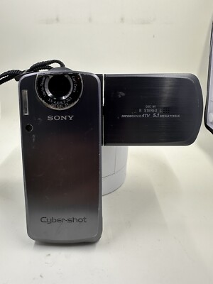 Sony CyberShot 5.1MP 3x Optical Zoom MPEG4 DSC-M1 W/Battery. Screen Doesn t Work