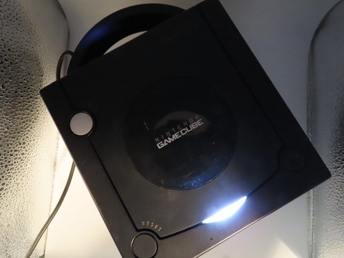 Nintendo Gamecube LED Controller Port Mod - Battery modification and LED MOD - Picture 19 of 24
