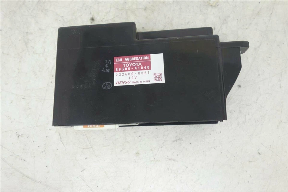 2005 - 2010 Toyota Avalon Gateway Network ECU Aggregation Module 89100-41041 - Image 2 of 4