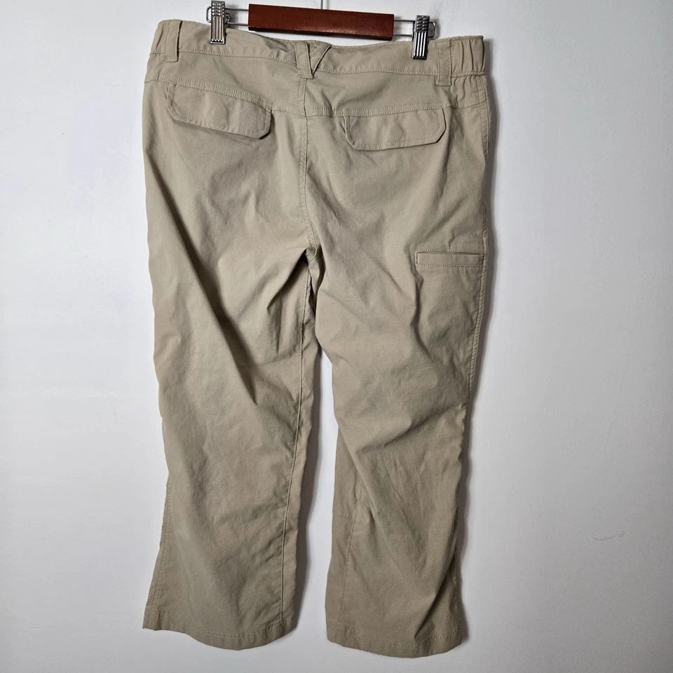 Pantalones capris Duluth Trading Co para mujer talla 8 Dry on the Fly corte bootcut bronceado cargo Foto 4 de 4