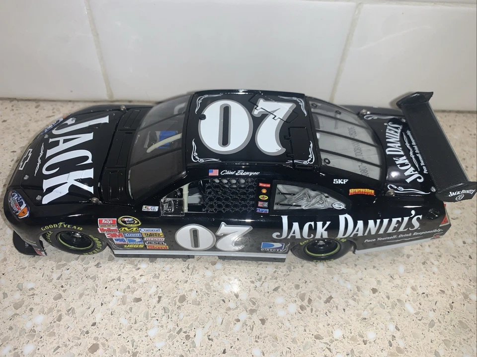 Clint Bowyer # 07 Jack Daniels 2008 Impala SS 1:24 Action Platinum Diecast Foto 3 de 4