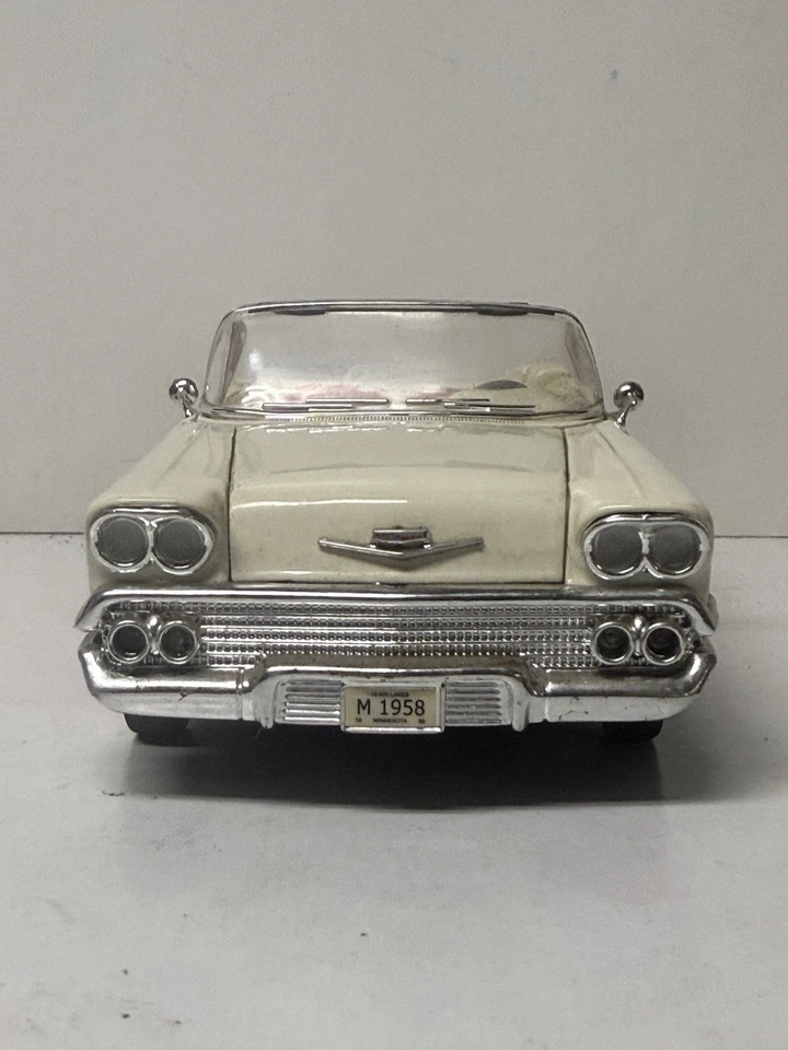 Coche clásico Chevy Impala 1958 1/24 multicolor hierro fundido modelo DP8018-21 Foto 2 de 4