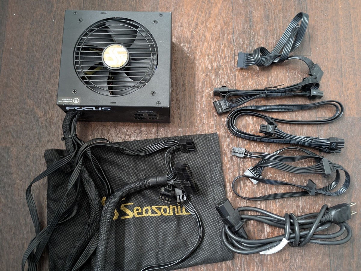 Seasonic Focus Gold SSR-650FM 650W Semi-Modular ATX 80 Plus Gold
