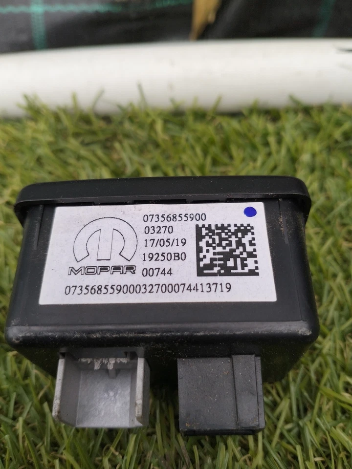 7356855900 Port Entrée USB CITROEN Jumper 2.0 D 96KW 6M 2P (2018) Rechange US - Photo 3/3