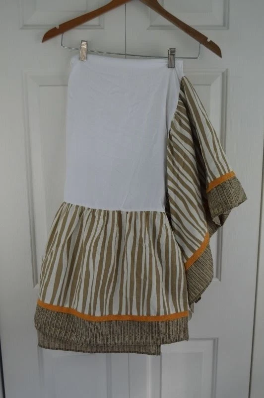 CoCaLo Bebé Azania Apilador de Pañales y Falda de Cuna Mono Selva Verde Marrón Guardería Foto 4 de 4