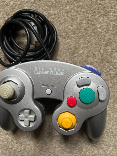 Official Nintendo Gamecube Controller - Platinum Silver - Tested and Working PAL - Picture 3 of 6