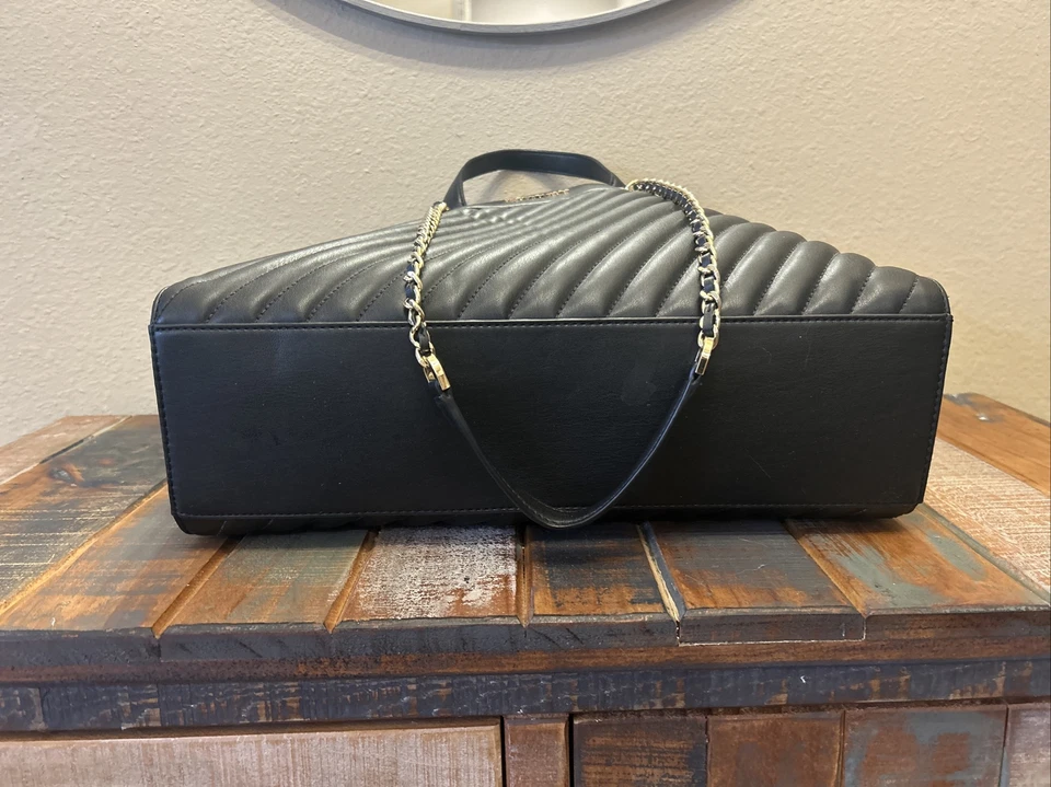 Bolso de Mano Michael Kors Mujer Colección Rosa Acolchado Grande Negro Este a Oeste Foto 2 de 4