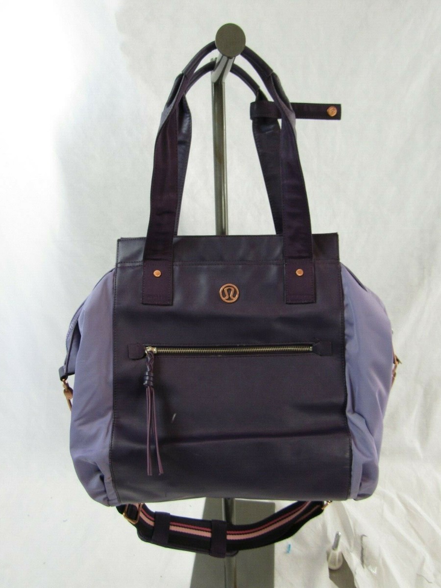 lululemon active backpack Every day 2.0 23L (001) Smoke-Forest Replying to @Dax Acord Color:Navy Waxed Canvas + Chocolate Leather $329 In Whistle