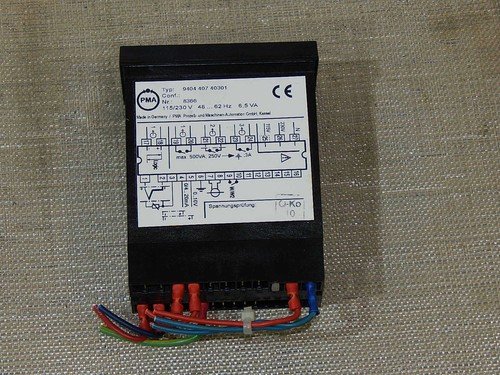 PMA GmbH Universalregler KS30 Typ: 9404 407 40301 used - Picture 3 of 4