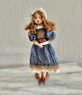 Muñeca Sophie 1:12 hecha a mano única para casa de muñecas por Agne Mikalauskiene de CosyDolls