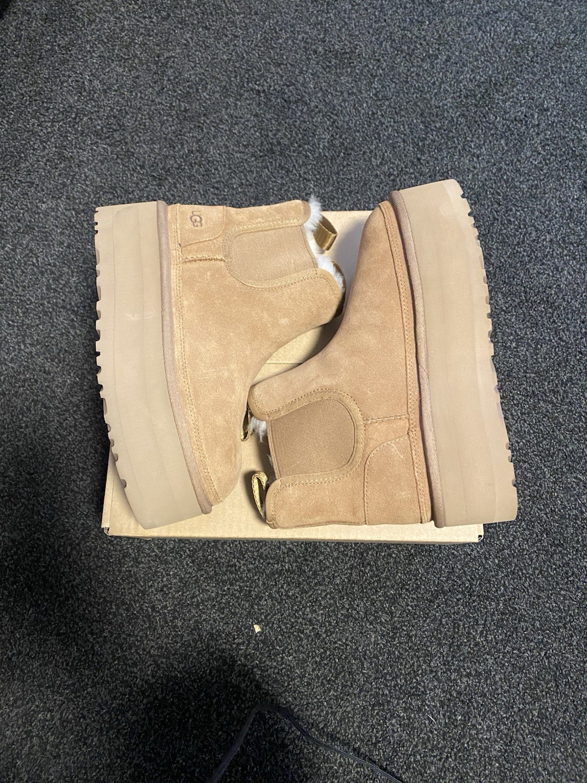 UGG Neumel Platform Chelsea Boots Uk Size 5  Sold Out Everywhere image 4
