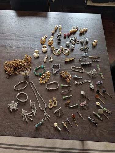 Vintage Costume Jewelry Lot