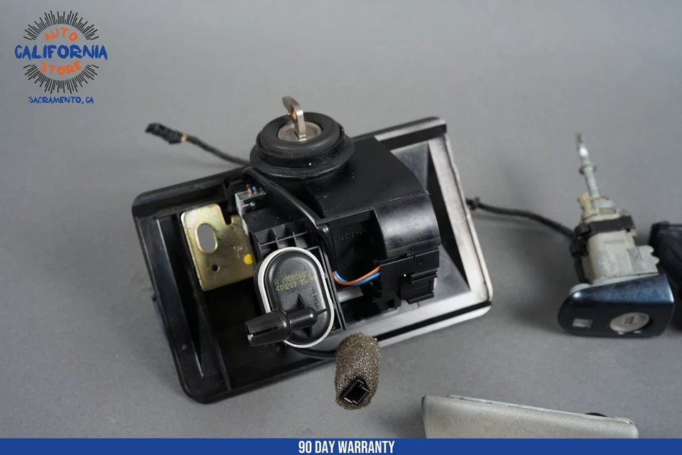 98-03 Mercedes W208 CLK320 CLK430 Maletero Puerta Guantera Cerradura Juego Sin Llave OEM Foto 2 de 4