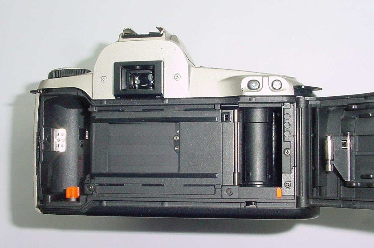 Lot Appareil Photo Canon EOS 500N Argentique + Zooms Tamron 28-80 Et 80-210 – Occasion