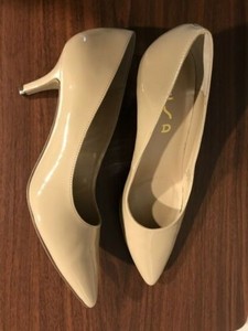 unisa beige pumps