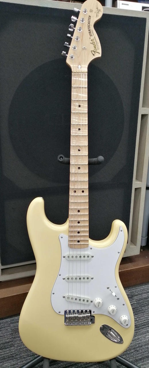 FENDER MADE IN JAPAN YNGWIE MALMSTEEN STRAT Electric Guitar