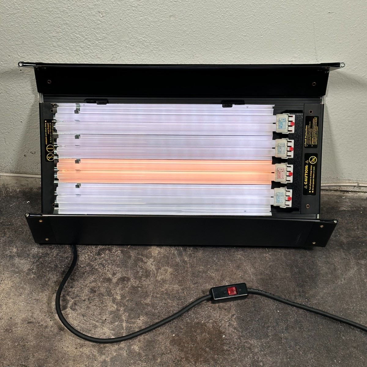 Kino Flo Kino Diva-lite 400 Universal Fluorescent Light Fixture