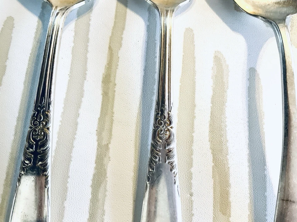 Cucharas de sopa antiguas-2 National Silver Co. King Edward-4 patrón desconocido Foto 3 de 4