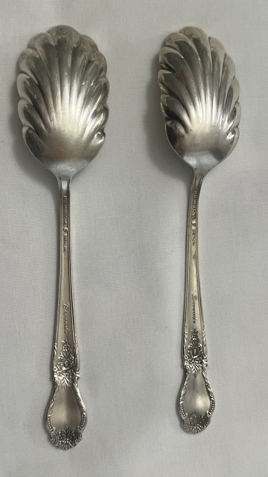 International BROCADE ESTERLINA) Plata Azúcar Shell 2 cucharas 6" largo sin mono Foto 4 de 4