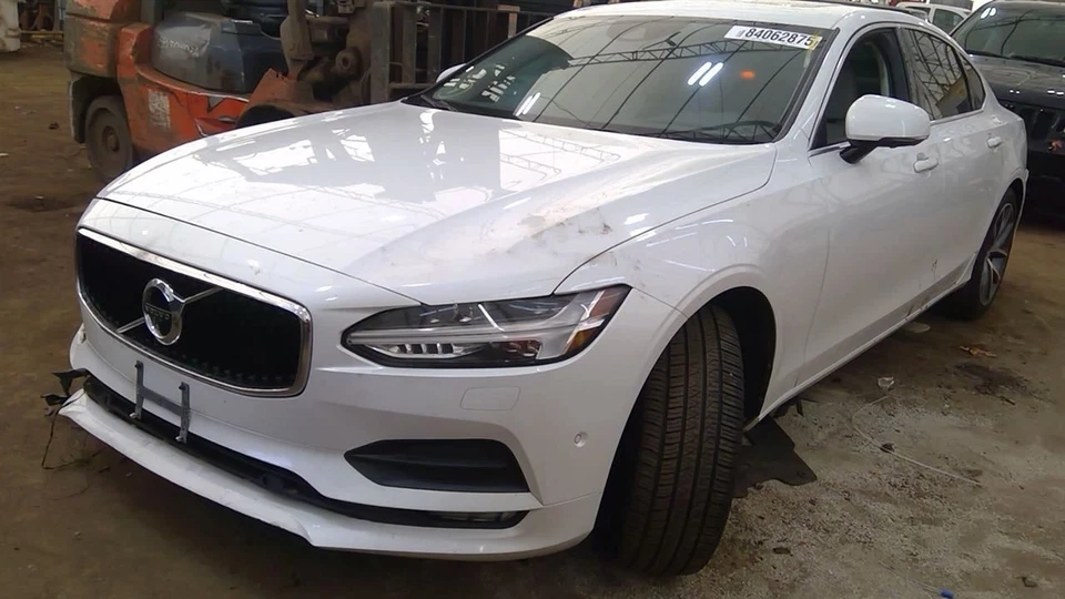 AC Condenser Fits 18-20 VOLVO S90 6847617 - Image 4 of 4