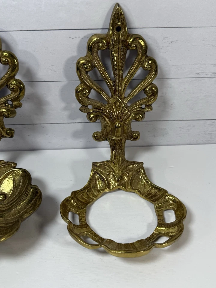 Vintage Brass Shell Shaped Soap Dish and Toothbrush Holder Wall Mounted  - Image 2 of 4