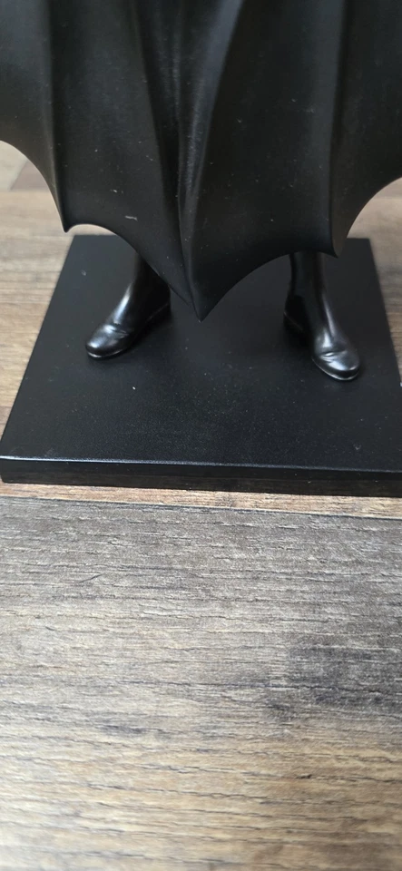 Kotobukiya First Appearance Batman Bob Kane ArtFX+ Statue Pre Owned - Image 2 of 4